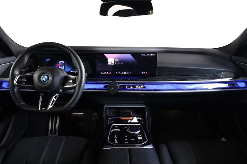 BMW i7 xDrive60 - fotka 5 z 28