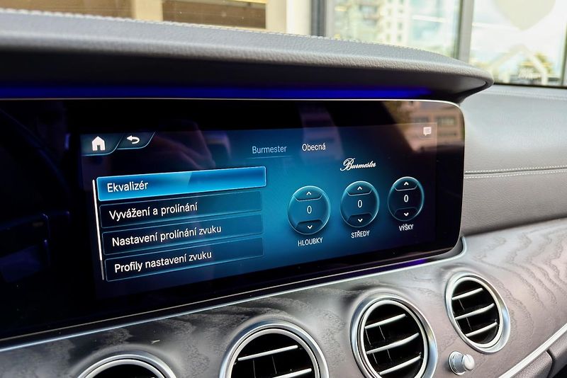 Mercedes-Benz Třídy E (2020) E 220d 4Matic AMG Line - fotka 79 z 112