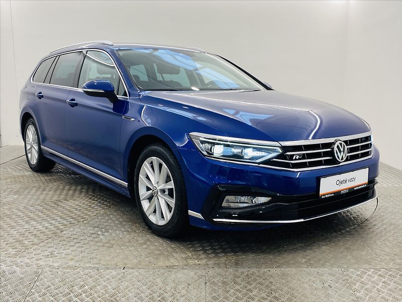 Volkswagen Passat 2,0 TDI DSG 4MOT 140 kW R-line - fotka 27 z 28