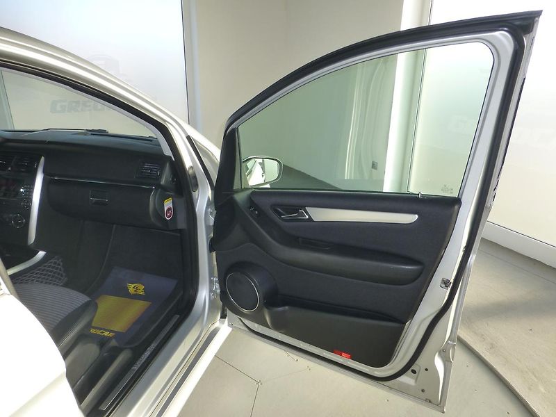 Mercedes-Benz Třídy B (2006) 2,0DCI**KLIMA**ALU KOLA - fotka 16 z 26