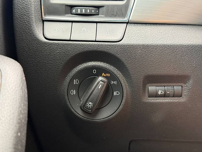 Škoda Fabia Active 1,0 MPI 55 kW 5° MP - fotka 12 z 26