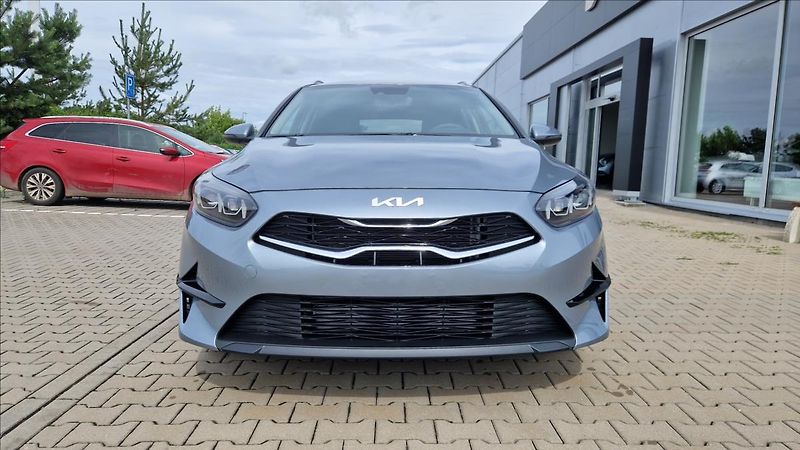 Kia Ceed 1,5 SW T-GDi 7DCT TOP - fotka 2 z 13