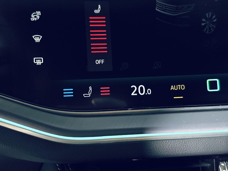 Volkswagen Touareg (2025) 3.0TDI*R-LINE*HUD*TAŽ*VZDUCH* - fotka 23 z 37