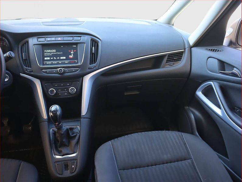 Opel Zafira (2018) 1.4 Turbo, Serv.kniha - fotka 8 z 17
