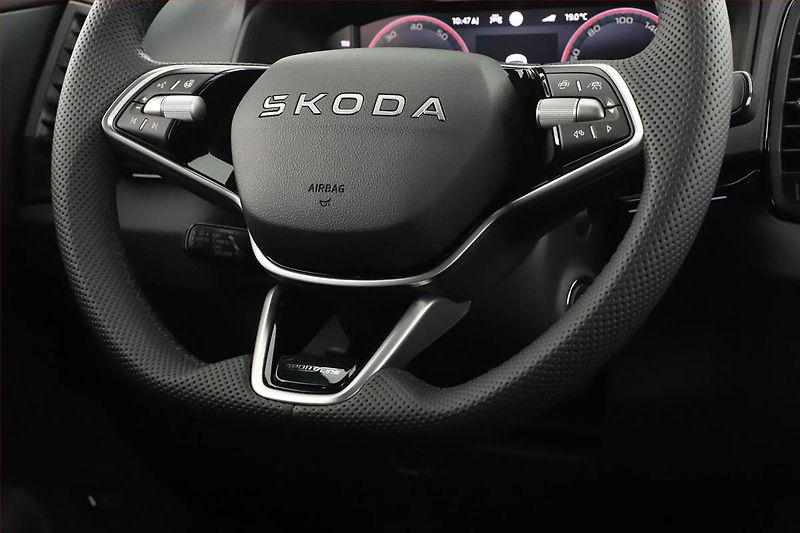 Škoda Karoq (2025) 2.0 TSI - fotka 20 z 25