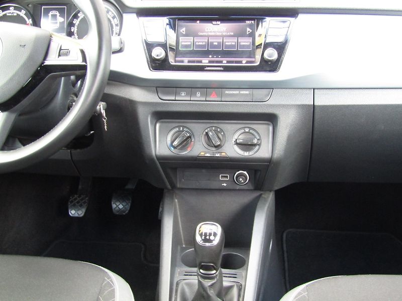 Škoda Fabia (2019) 1.0 MPI 55kW TOP QUALITY - fotka 17 z 39