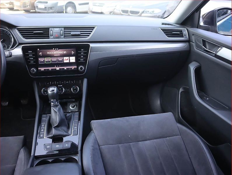 Škoda Superb (2017) 2.0 TDI, Serv.kniha, Kůže - fotka 8 z 19
