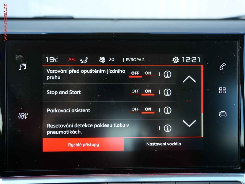 Citroën C4 Cactus (2019) 1.2 PT, 2.maj,ČR, Feel, TZ - fotka 20 z 22