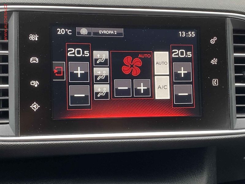 Peugeot 308 (2015) 2.0HDi, GT, AT, LED, kamera - fotka 16 z 18