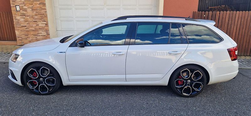 Škoda Octavia (2018) 2.0 TSI DSG RS - fotka 3 z 47