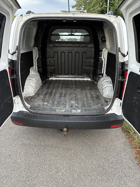 Hyundai H 1 (2016) 3+3 sedadla, prepazka - fotka 8 z 9