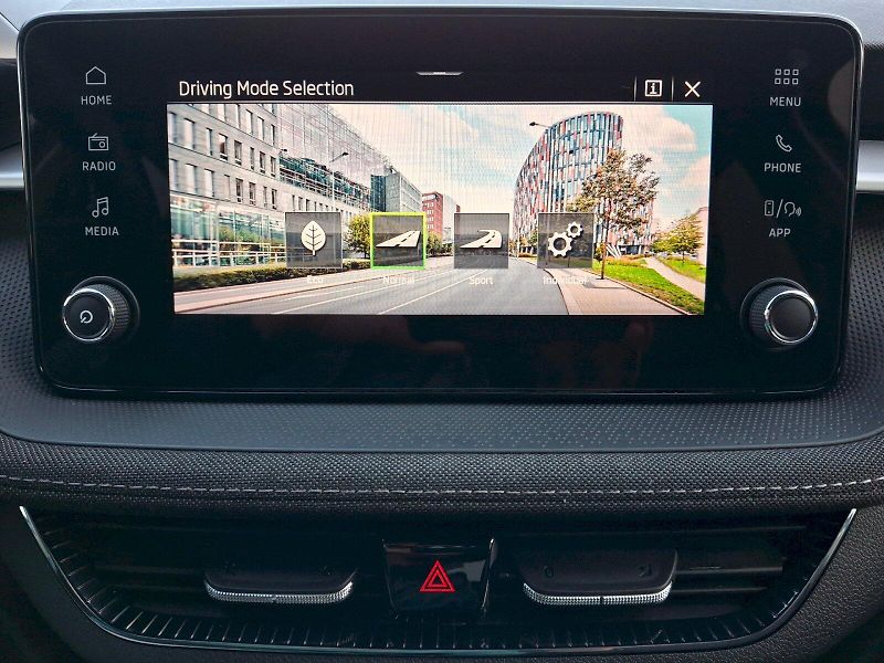 Škoda Fabia (2025) Top Selection DSG 1,0TSi 85kW - fotka 22 z 34