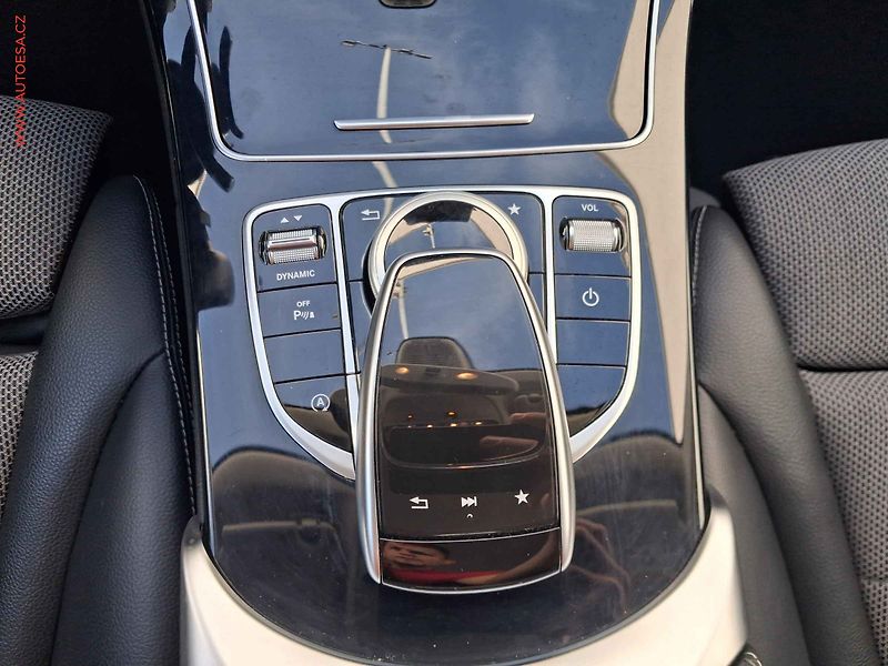 Mercedes-Benz Třídy C (2019) 2.2 CDi 220d 4Mat, 2.maj,ČR - fotka 12 z 21