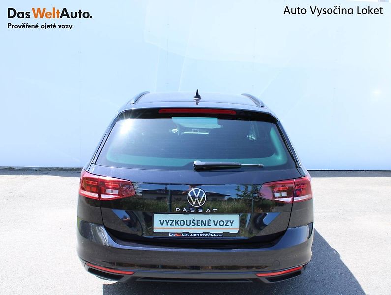 Volkswagen Passat (2022) 2.0 TDI 110kW manuál tažné - fotka 16 z 35
