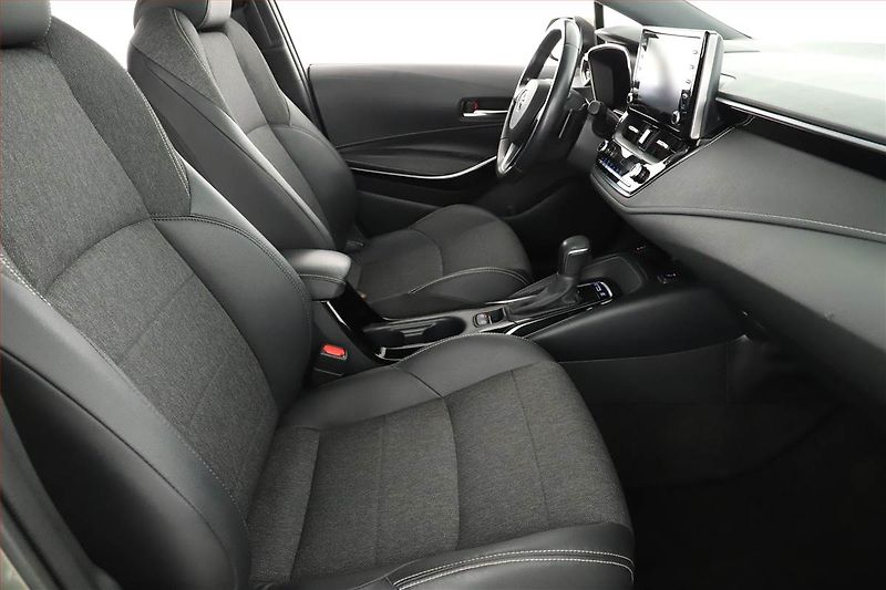 Toyota Corolla (2021) Style 2.0 Hybrid, Automat, ČR - fotka 7 z 15