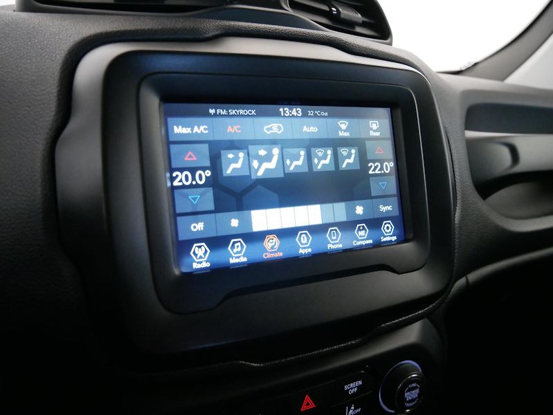 Jeep Renegade - fotka 19 z 24