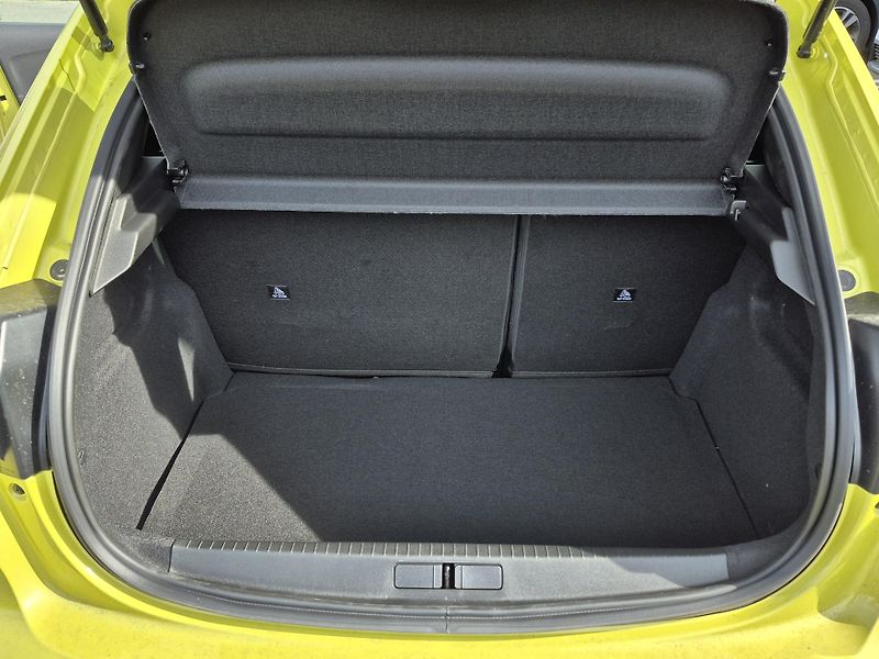Peugeot 208 (2026) BUSINESS Turbo 100 MAN6    - fotka 10 z 21