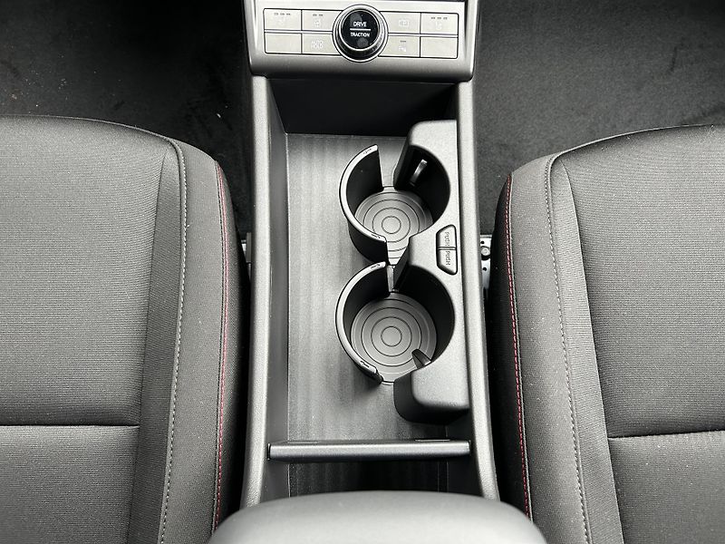 Hyundai Kona 26 1,6 T-GDI DCT HP N LINE - fotka 12 z 31