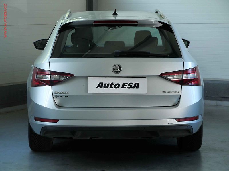 Škoda Superb (2015) 2.0 TDi, ČR, Style, DSG - fotka 5 z 21