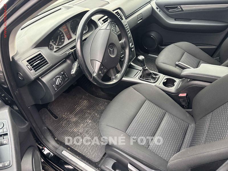 Mercedes-Benz Třídy B (2011) 1.5 - fotka 3 z 3