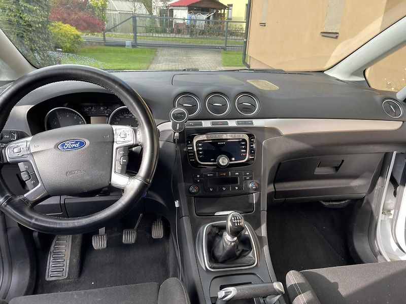 Ford S-MAX (2012) Ford S-MAX 1,6 EcoBoost 118kW/ - fotka 13 z 16