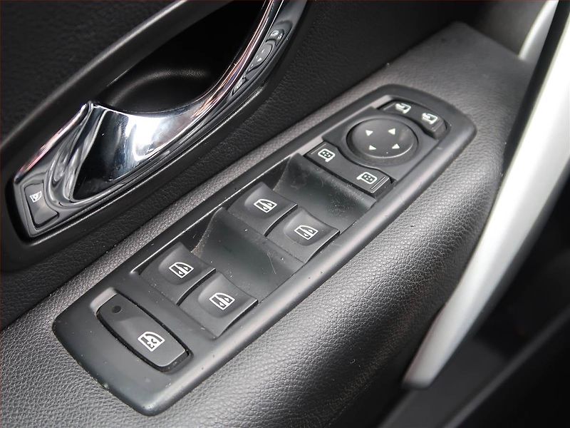 Renault Fluence (2012) 1.6 16V, po STK, servisované - fotka 16 z 17