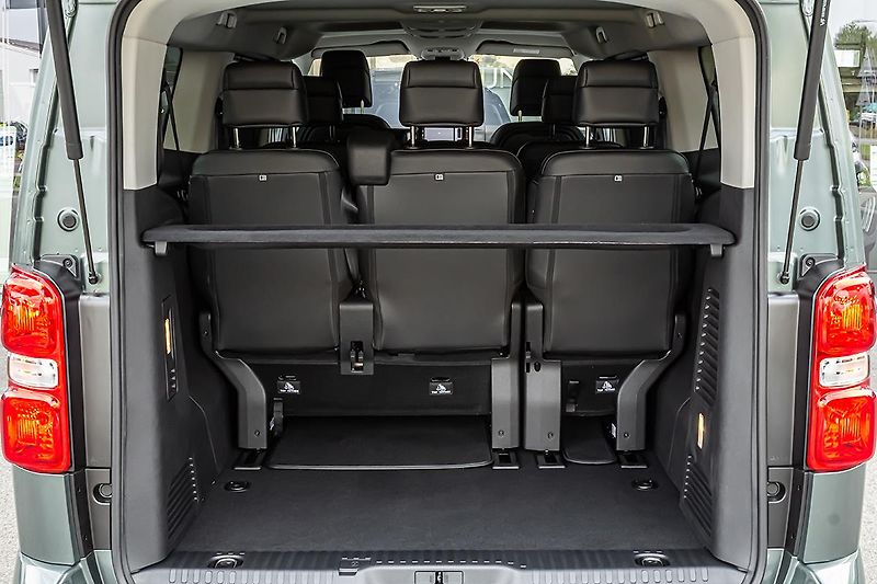 Peugeot Traveller (2026) 2,2 Allure BlueHDi Long 180 S& - fotka 8 z 23