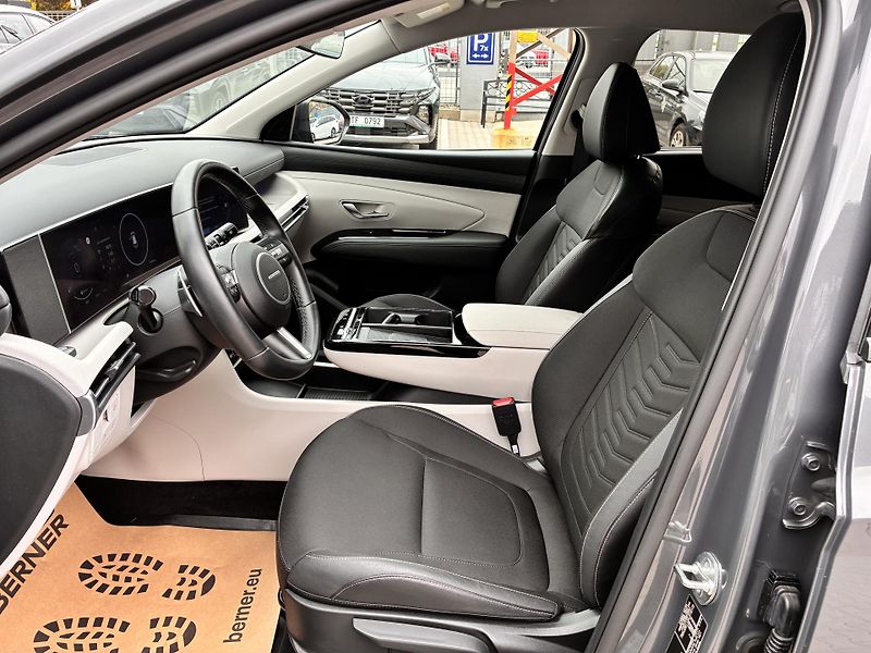 Hyundai Tucson 1.6T-GDi HEV 158kW REZERVACE - fotka 11 z 35
