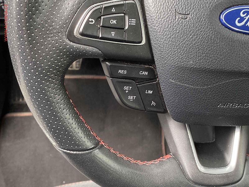 Ford EcoSport (2019) 1.0EB, ST-Line, navi, kamera - fotka 13 z 18