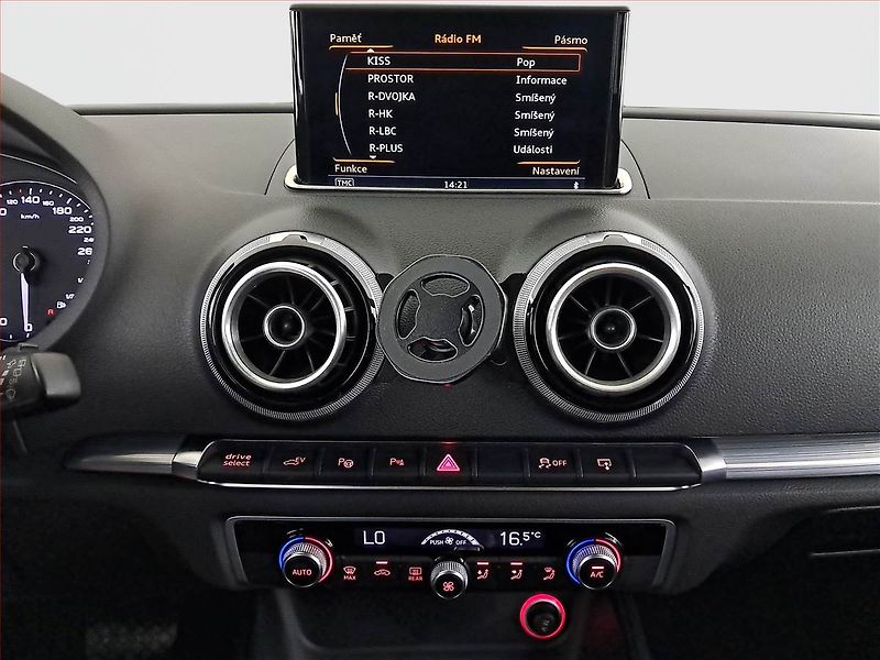 Audi A3 (2015) e-tron, Automat, Serv.kniha - fotka 12 z 20
