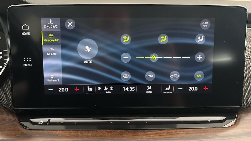 Škoda Octavia 2.0 TDI DSG 4x4 Scout Combi - fotka 25 z 28