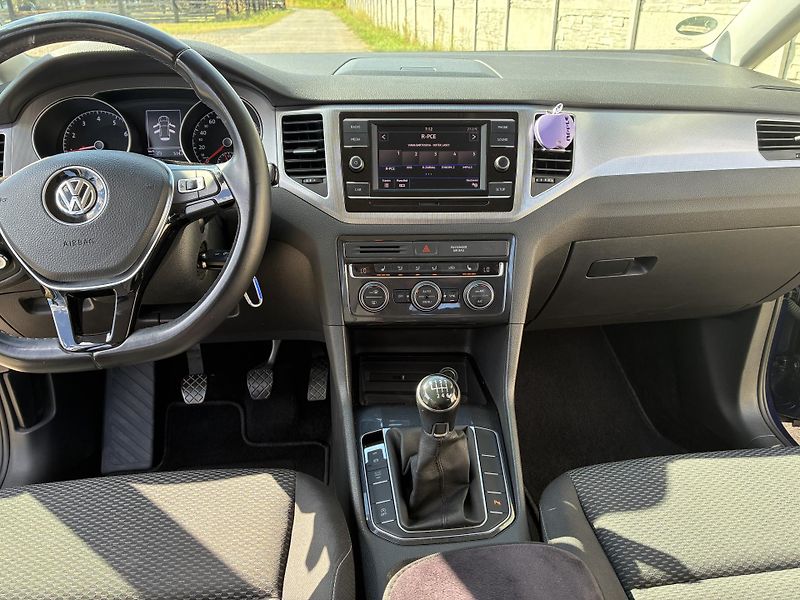 Volkswagen Golf Sportsvan (2019) - fotka 10 z 13