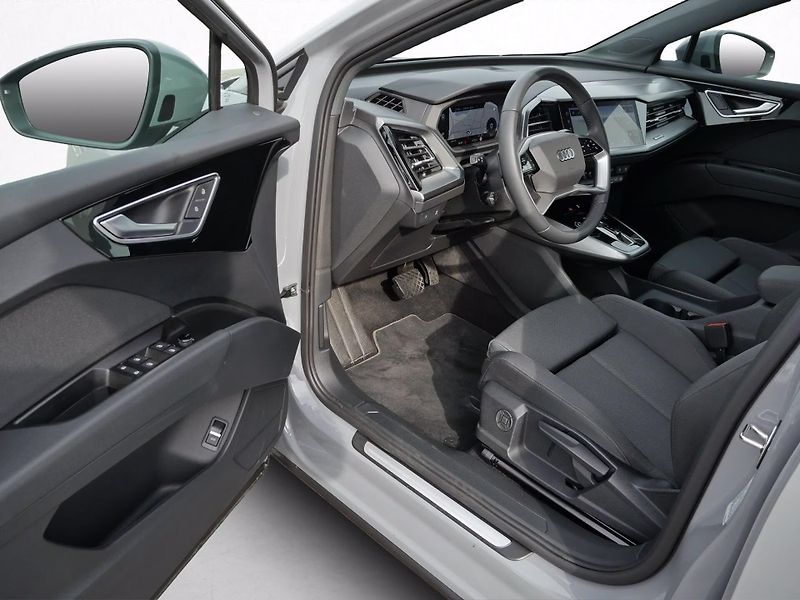 Audi Q4 e-tron 40 360 Ad.temp KESSY Asistence - fotka 13 z 14