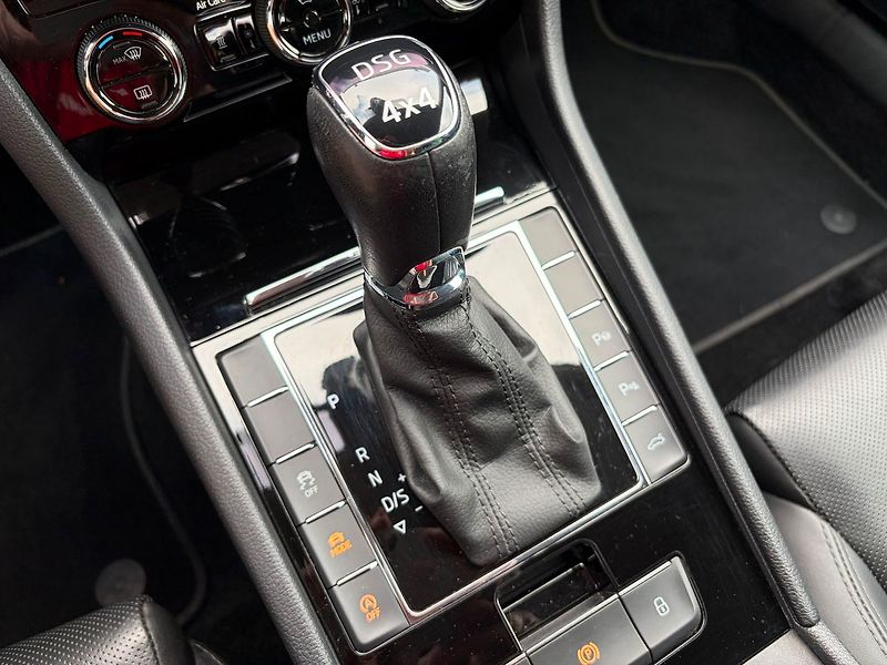 Škoda Superb 2.0 TDI L&K DSG 4x4, ČR, ACC - fotka 29 z 34