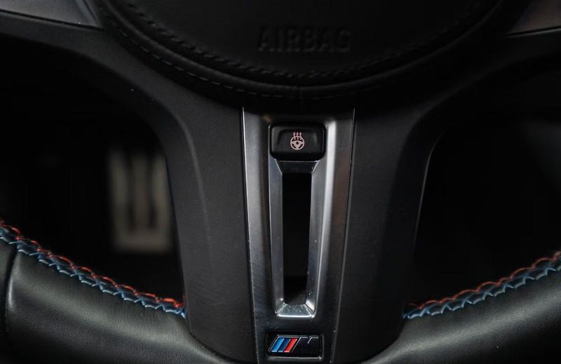 BMW i4 M50 xDrive GC SoH 95% 360k Taž - fotka 23 z 26