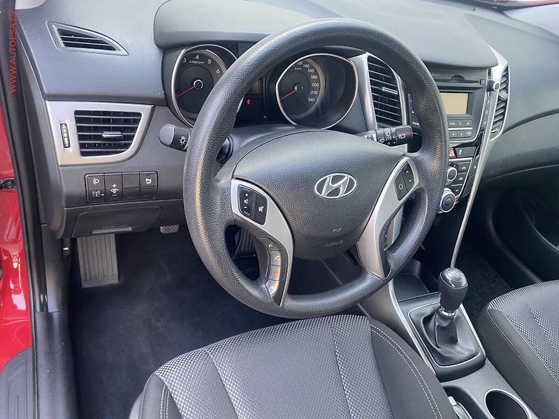 Hyundai i30 (2014) 1.4CVVT, Classic, +kola - fotka 12 z 16