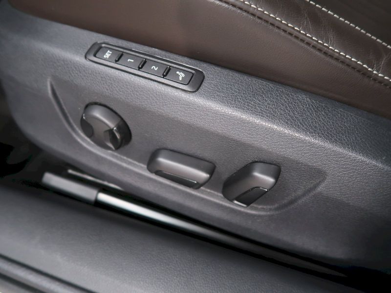 Škoda Superb (2020) LAURIN&KLEMENT 2.0TDI 140KW DS - fotka 14 z 48
