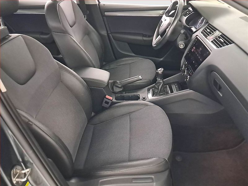 Škoda Octavia (2018) Style Plus 1.0 TSI, Serv.kniha - fotka 9 z 22