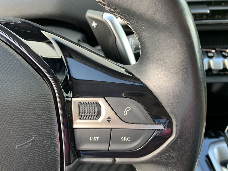 Peugeot 3008 ALLURE+ 1.2 PureTech 96kW AT - fotka 19 z 27