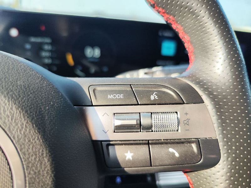 Hyundai Kona 1.6 T-GDI/145kW N-Line DCT - fotka 25 z 31
