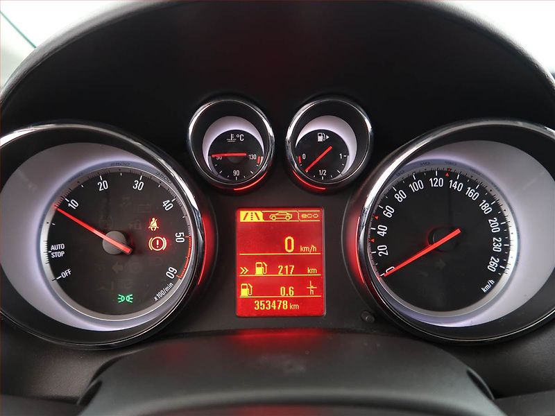 Opel Astra (2014) 1.6 CDTI, ČR,1.maj, Tempomat - fotka 11 z 18