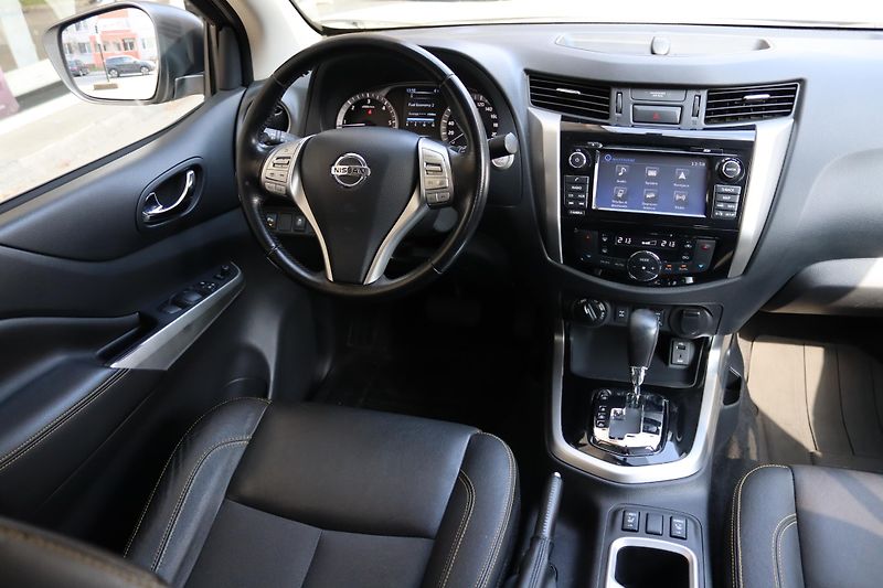 Nissan Navara 2.3dCi 4X4 AT 140kW DPH - fotka 38 z 50