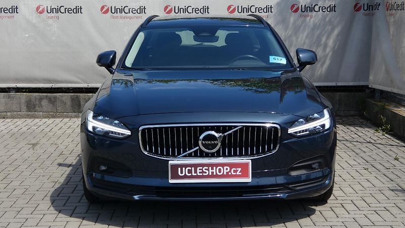 Volvo V90 B4 mHEV AWD aut. Momentum Pro - fotka 2 z 23