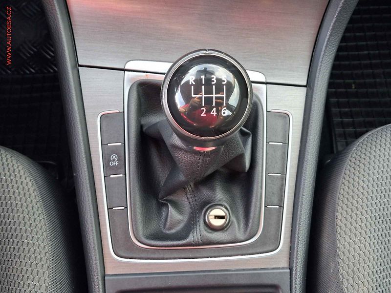 Volkswagen Golf (2013) 1.2 TSI, ČR, servis.kniha - fotka 15 z 19