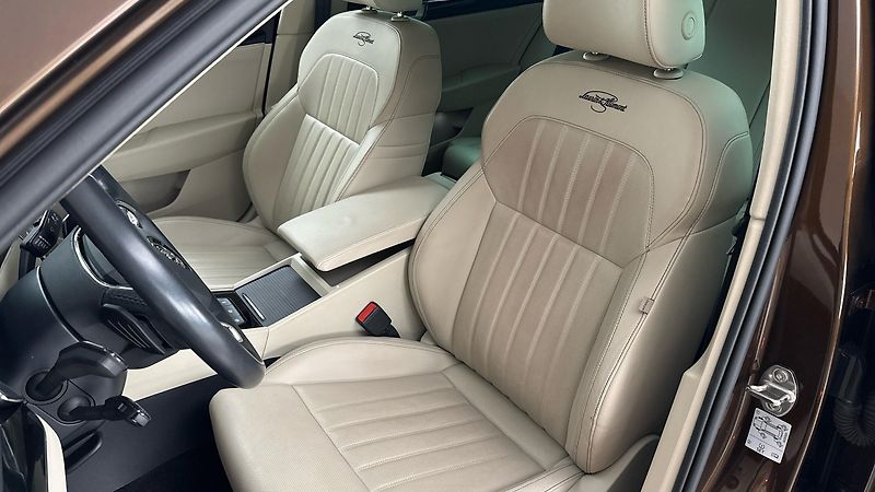 Škoda Superb 2.0 TDI DSG 4x4 L&K - fotka 15 z 31