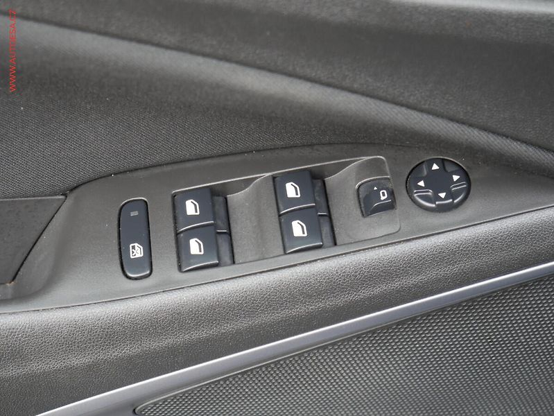 Opel Crossland X (2018) 1.2 i, ČR, AC, tempo, výhřev - fotka 11 z 14