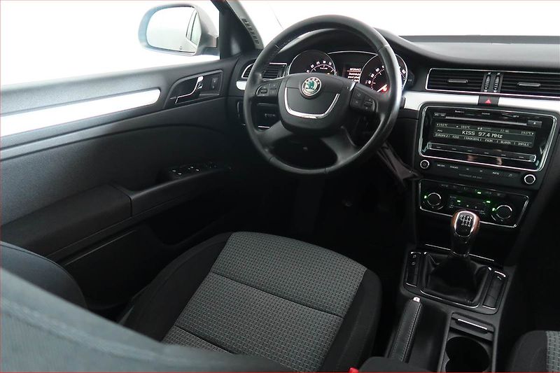 Škoda Superb (2010) 2.0 TDI, Xenony, Tempomat - fotka 7 z 16