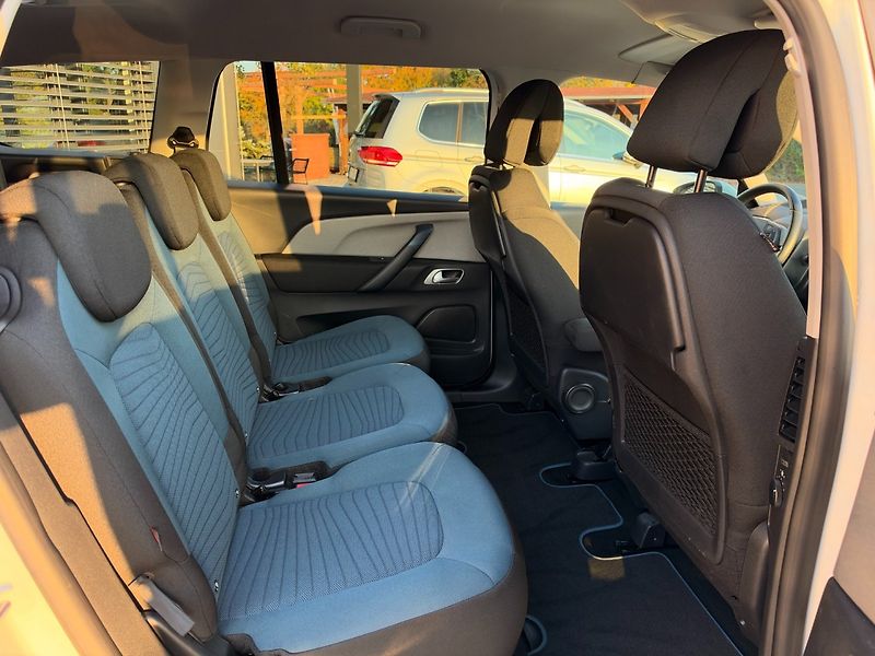 Citroën Grand C4 SpaceTourer (2019) 1.2 PureTech 96kW 7.Míst - fotka 23 z 30