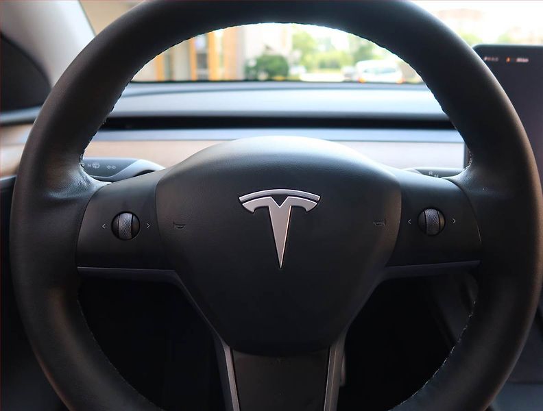 Tesla Model Y (2022) Performance 79kWh, SoH 92% - fotka 16 z 26