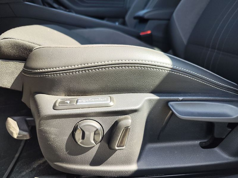 Volkswagen Passat 2.0 TDi/147 Alltrack DSG ČR - fotka 36 z 37
